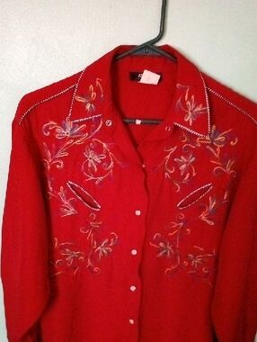 Red Embroidered Button-Up Blouse Rodeo Cowboy Horse Riding